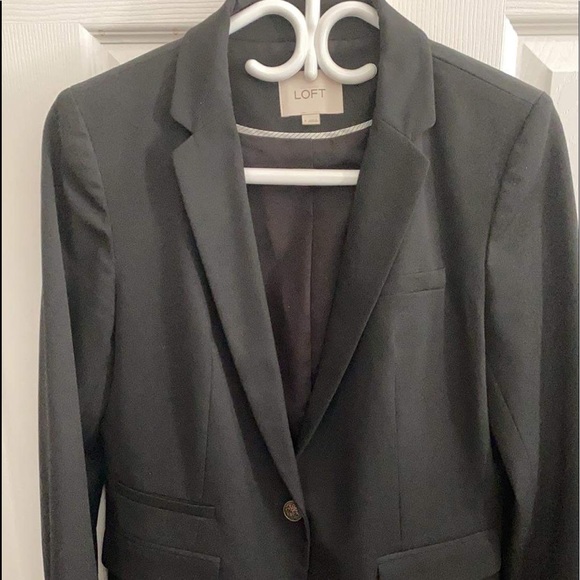 Black blazer from Ann Taylor Loft size 4 - Picture 1 of 3